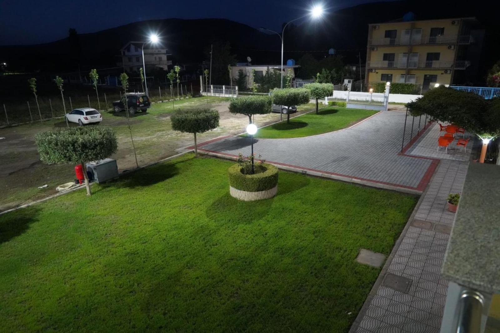 Hotel Restaurant Globi Velipojë Esterno foto