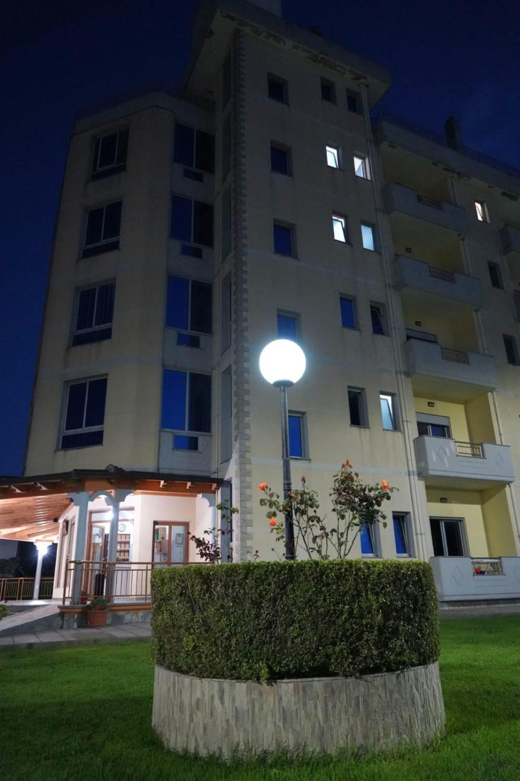 Hotel Restaurant Globi Velipojë Esterno foto