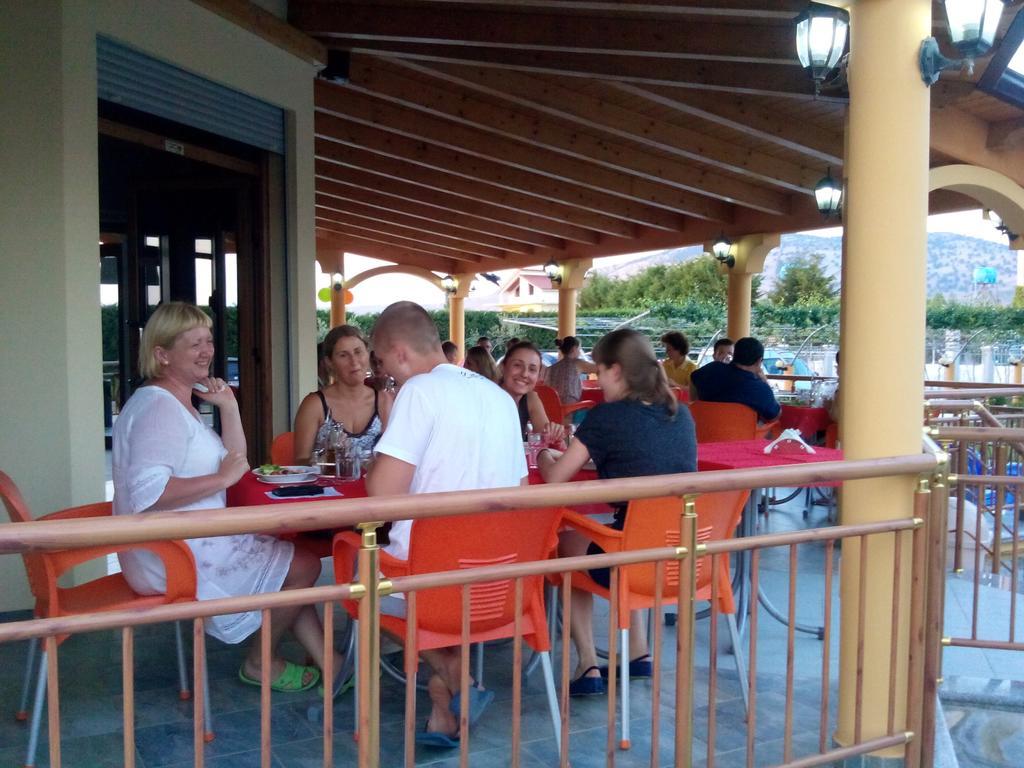 Hotel Restaurant Globi Velipojë Esterno foto