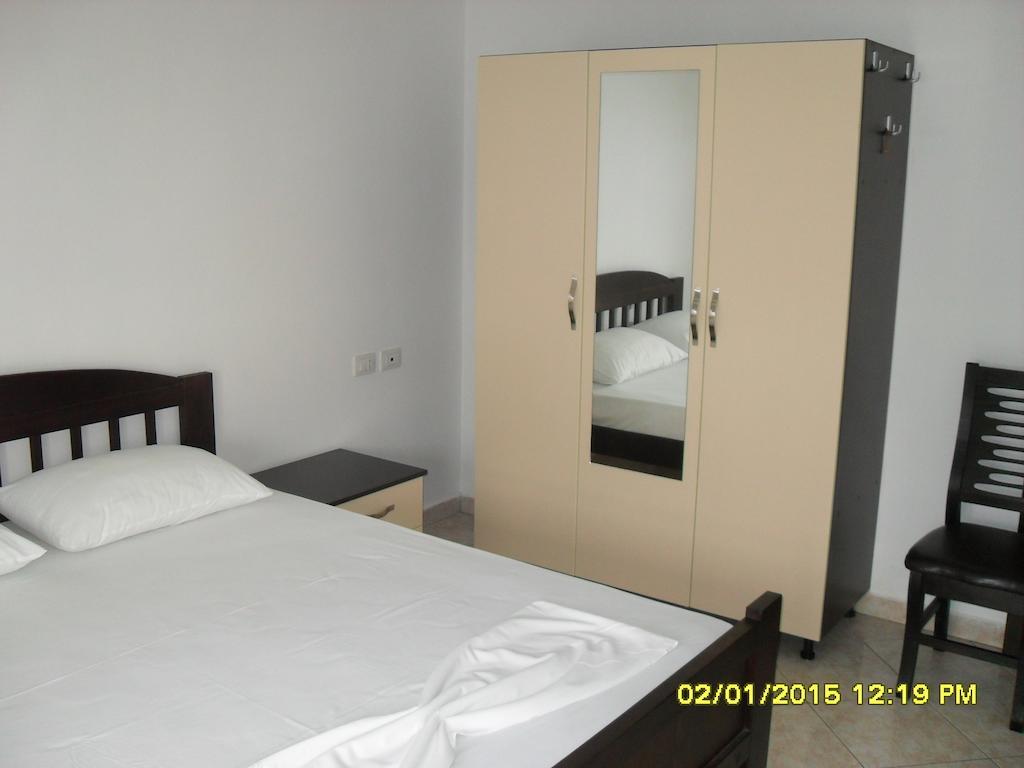 Hotel Restaurant Globi Velipojë Esterno foto