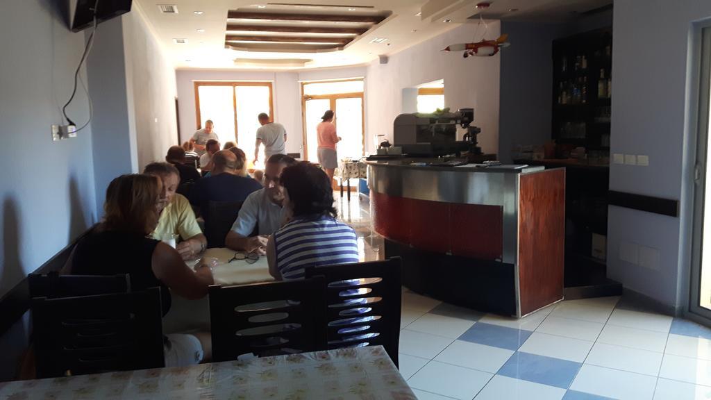 Hotel Restaurant Globi Velipojë Esterno foto