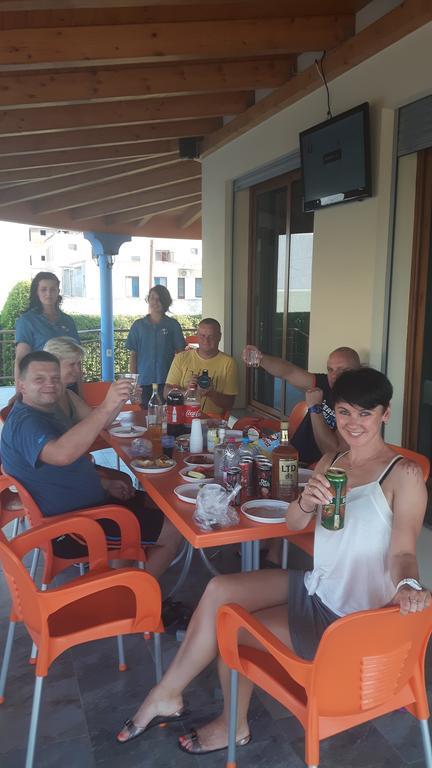Hotel Restaurant Globi Velipojë Esterno foto