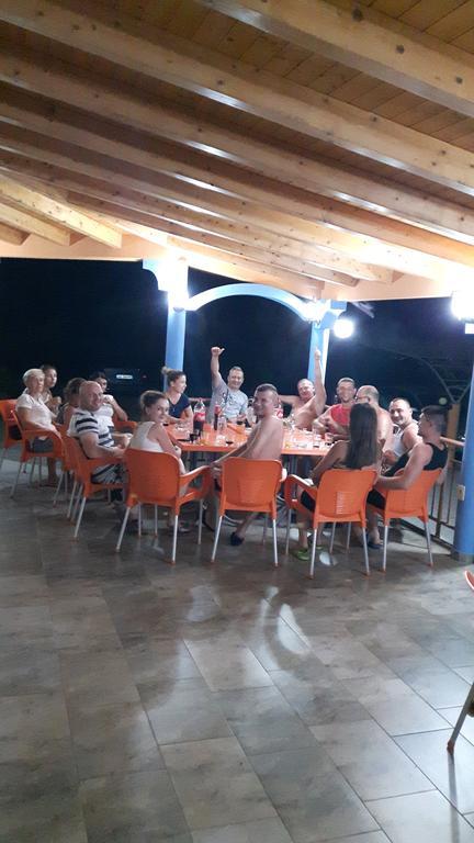 Hotel Restaurant Globi Velipojë Esterno foto